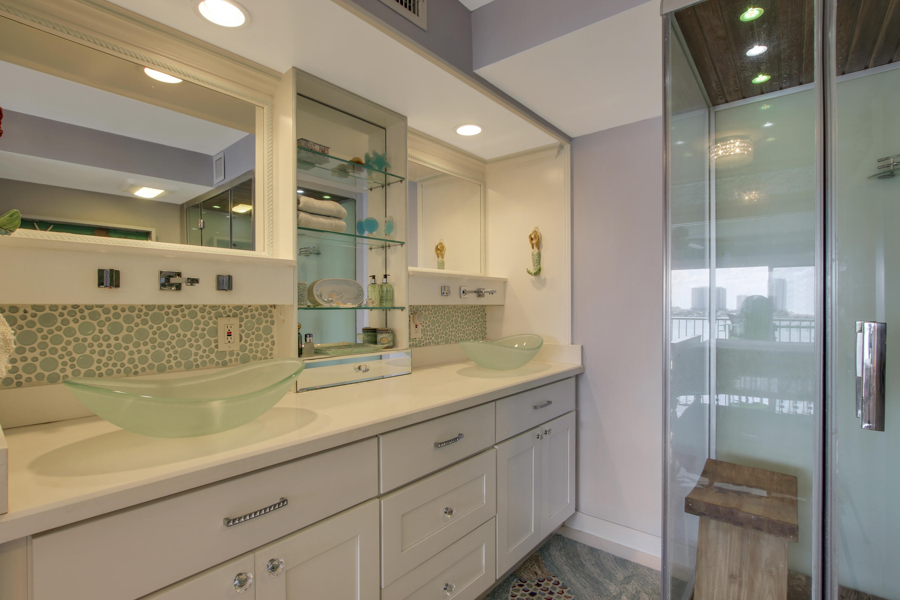 3040 Lake Shore Drive, Unit 805 Riviera Beach, FL 33404 - Photo 17 of 36 House-68