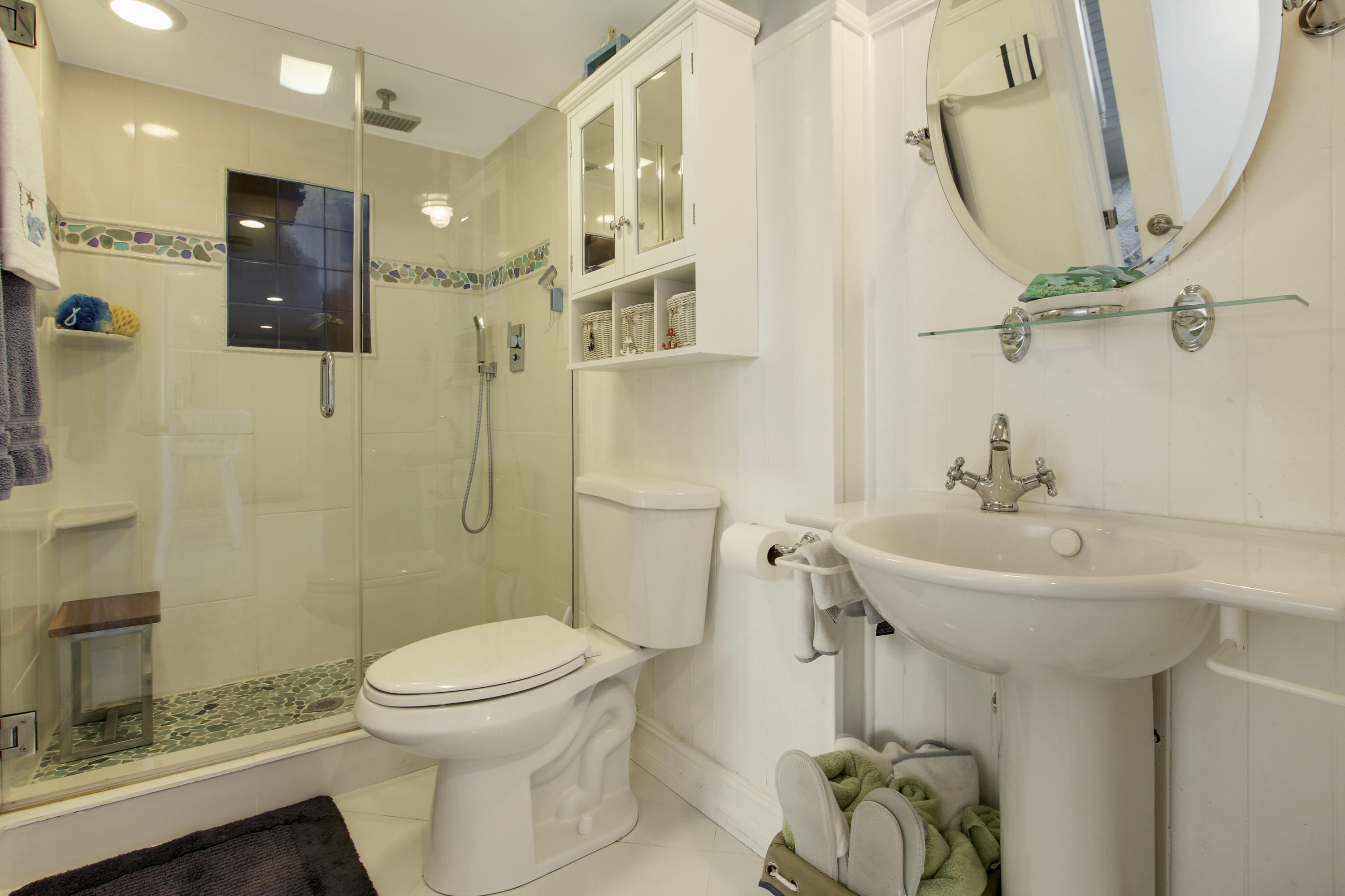 3040 Lake Shore Drive, Unit 805 Riviera Beach, FL 33404 - Photo 20 of 36 House-66
