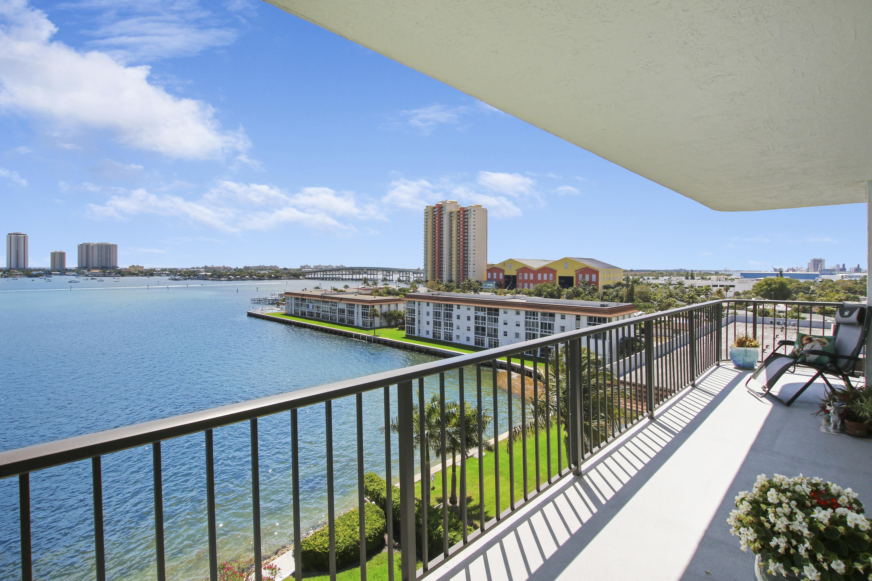 3040 Lake Shore Drive, Unit 805 Riviera Beach, FL 33404 - Photo 22 of 36 House-90