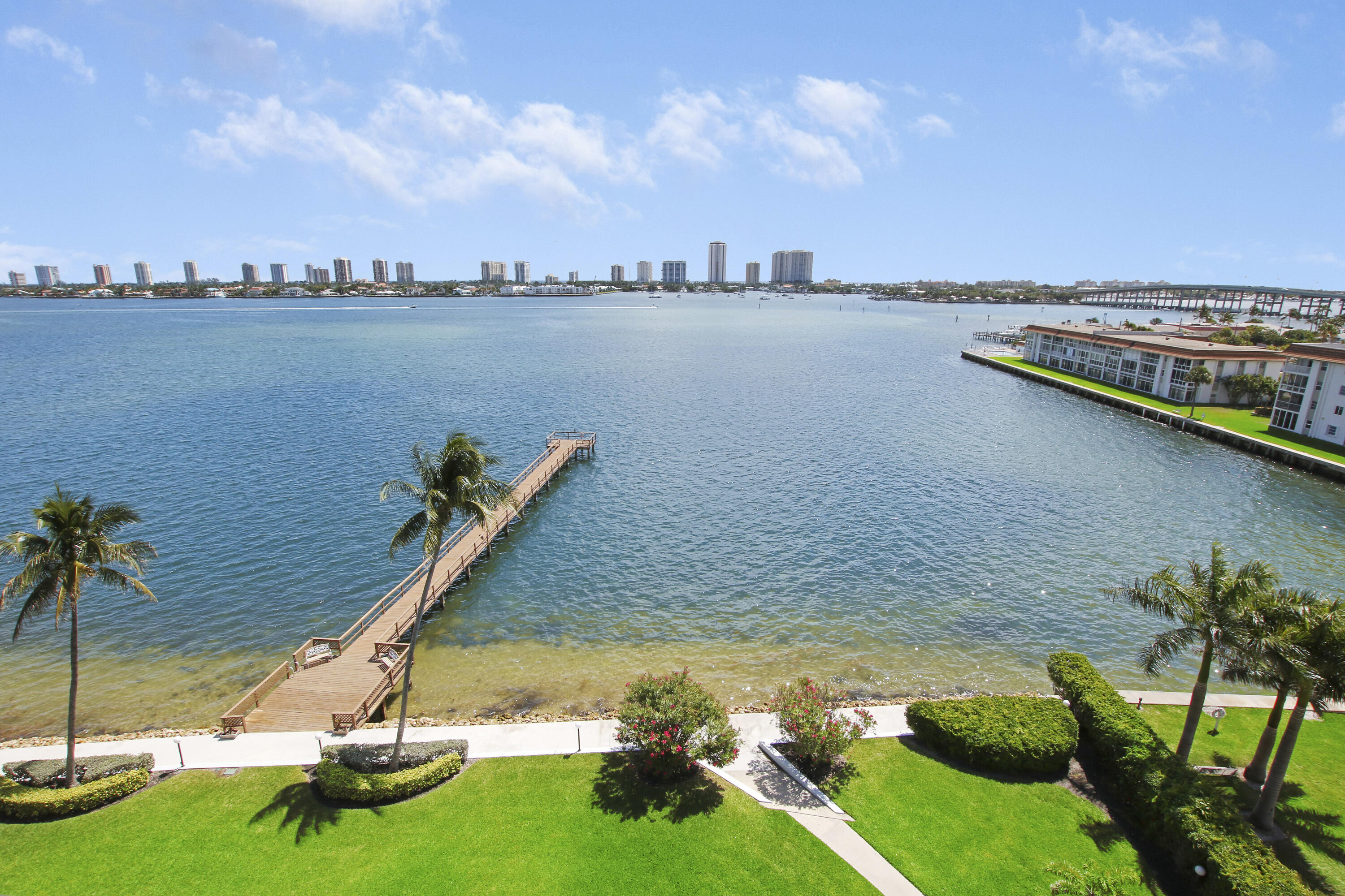 3040 Lake Shore Drive, Unit 805 Riviera Beach, FL 33404 - Photo 31 of 36 House-88