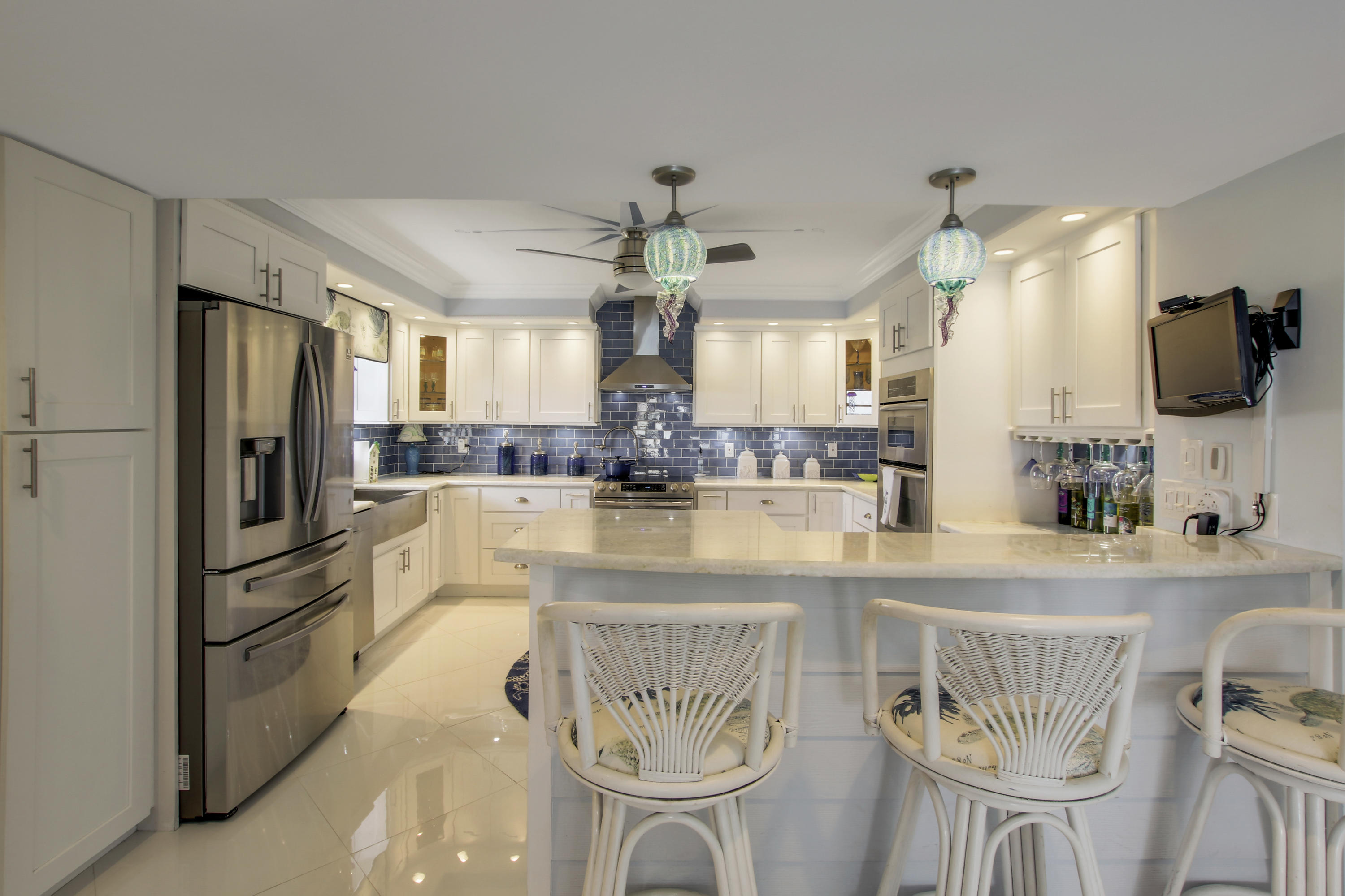 3040 Lake Shore Drive, Unit 805 Riviera Beach, FL 33404 - Photo 5 of 36 House-71
