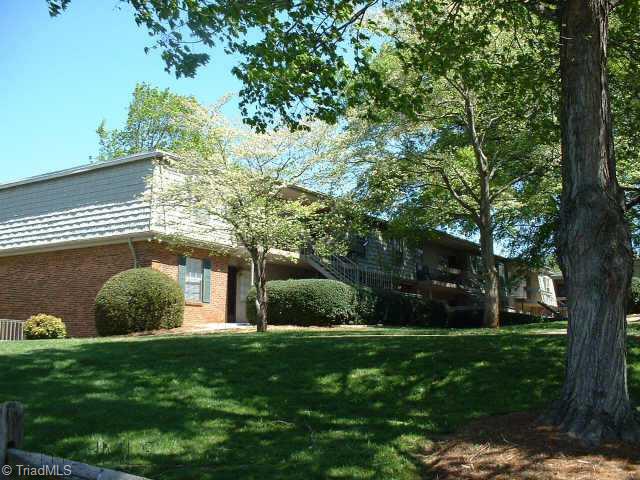 3822 Country Club Road, Unit H Winston-Salem, NC 27104 - Photo 1 of 2 Exterior Front.