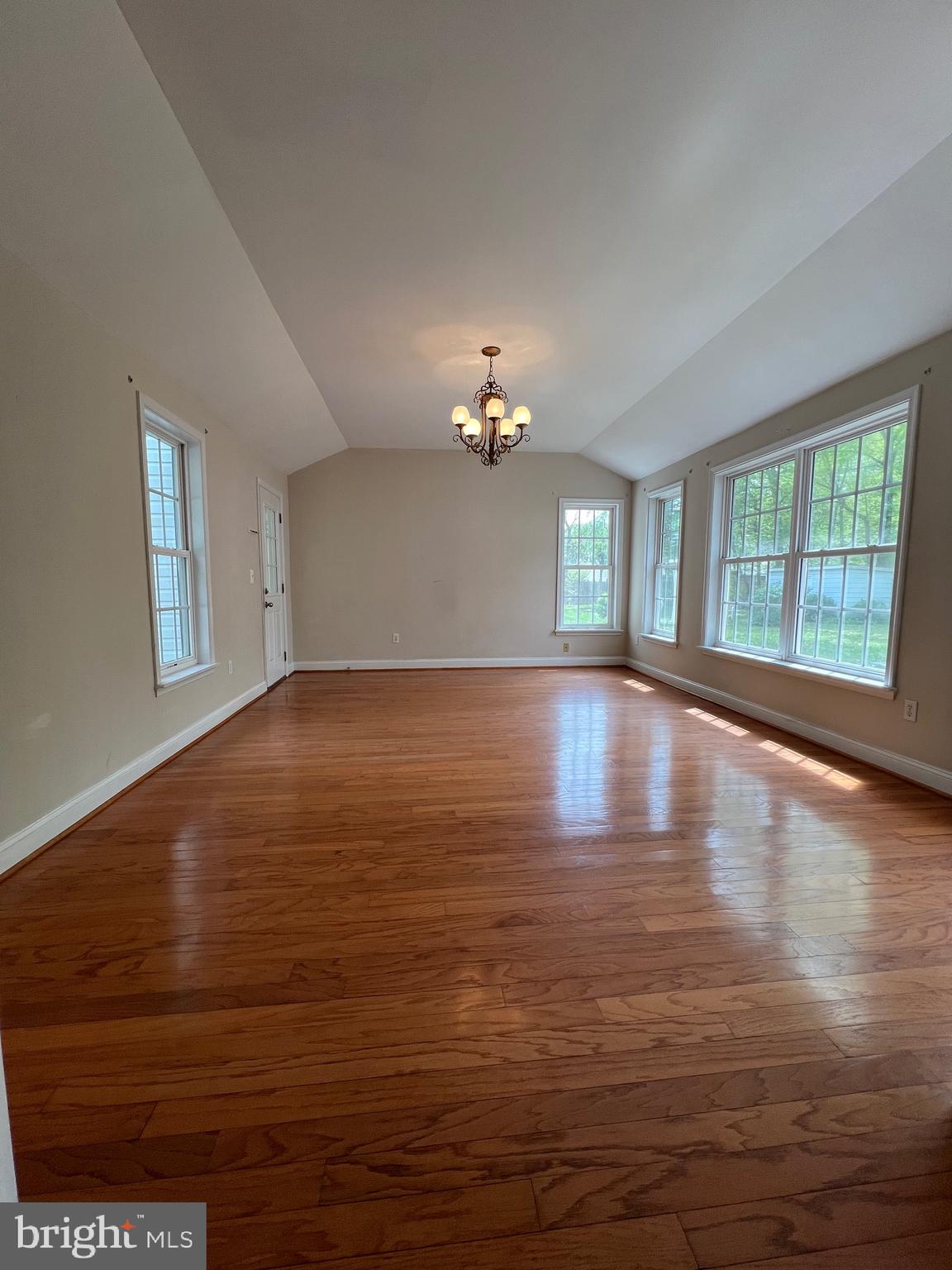 6825 Ridgeway Drive Springfield, VA 22150 - Photo 18 of 33 a view of an empty room with window