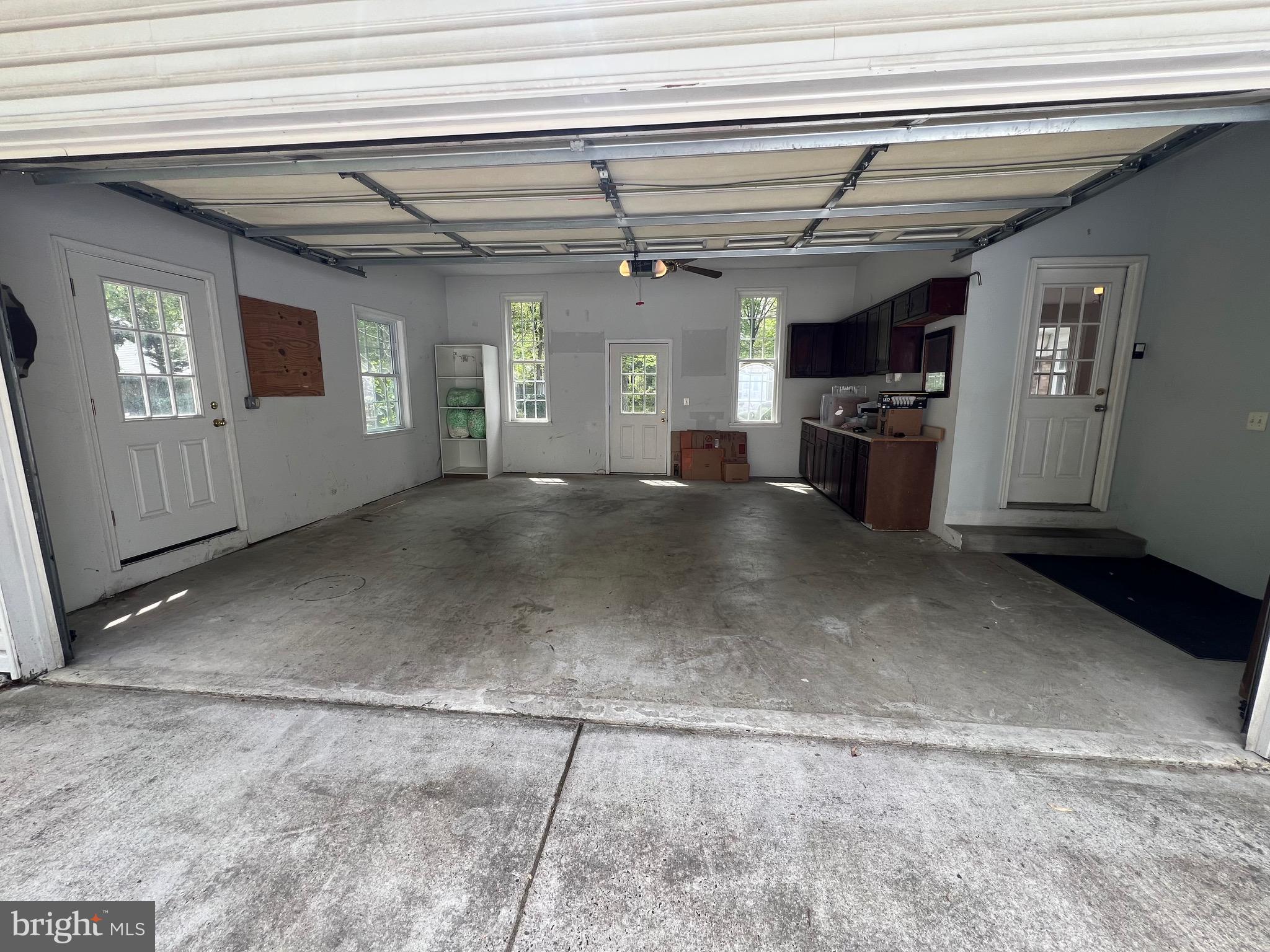 6825 Ridgeway Drive Springfield, VA 22150 - Photo 8 of 33 a view of an empty room
