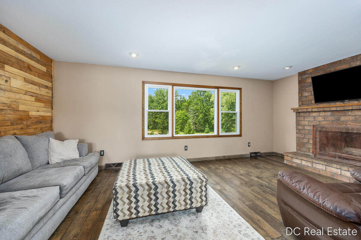 15721 West Almy Road Howard City, MI 49329 - Photo 5 of 35 15721-W-Almy_007