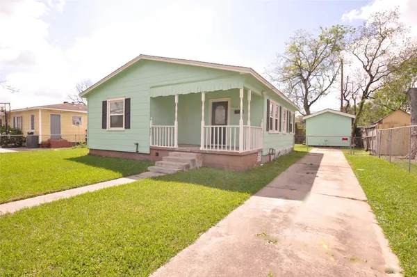 $1,400 | 7038 Quince Street, Houston, TX 77087