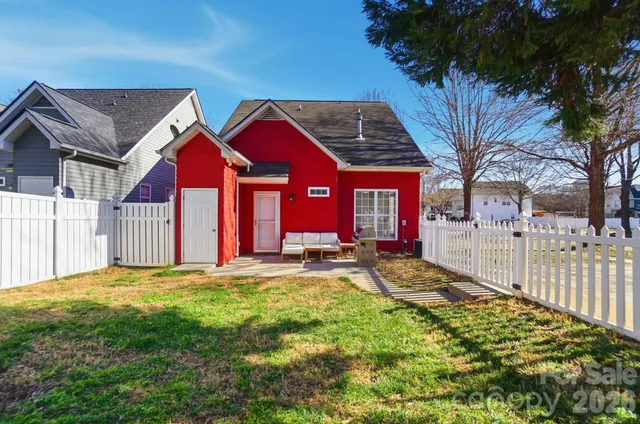 $435,000 | 1905 Stroud Park Court, Charlotte, NC 28206