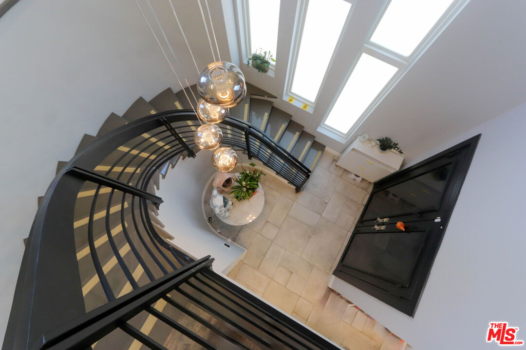 1670 Asbury Drive Pasadena, CA 91104 - Photo 11 of 27