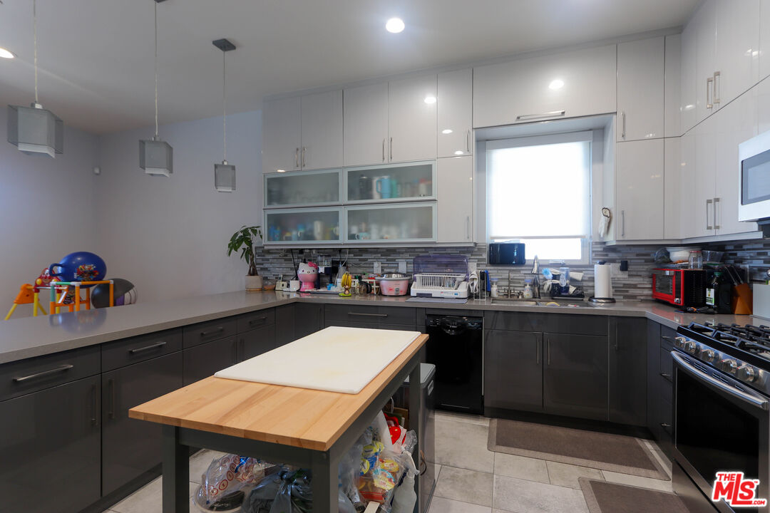 1670 Asbury Drive Pasadena, CA 91104 - Photo 6 of 27