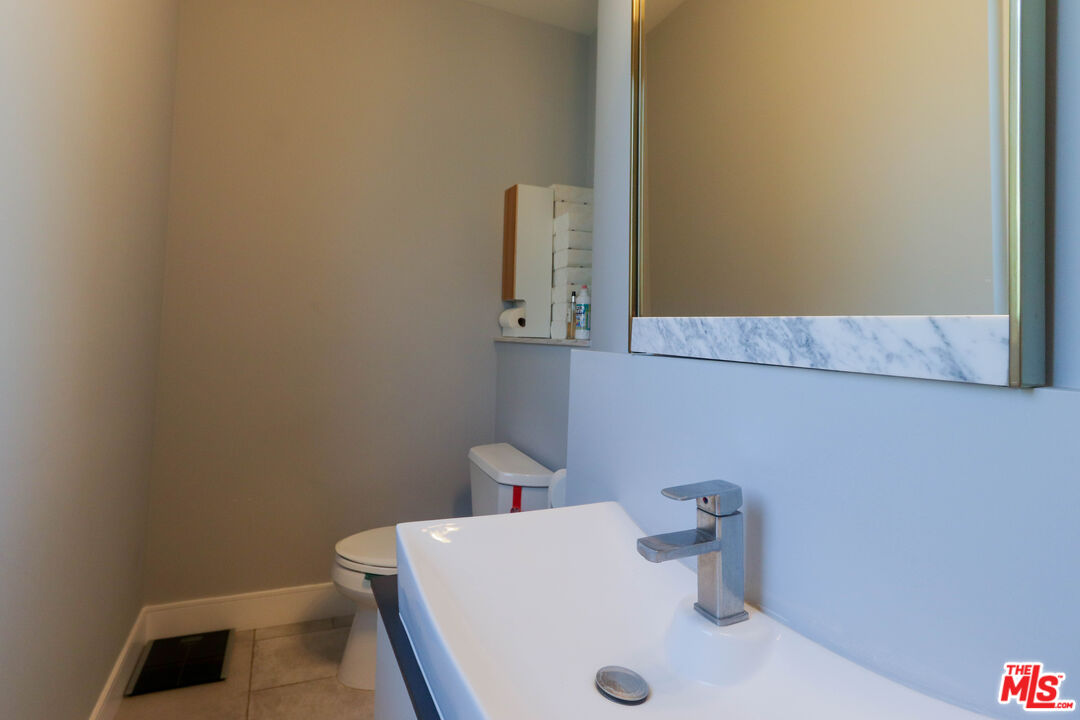 1670 Asbury Drive Pasadena, CA 91104 - Photo 9 of 27