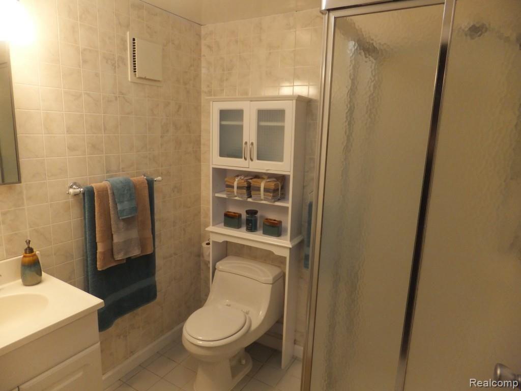 30232 Hayes Road Roseville, MI 48066 - Photo 56 of 88 2014-07-11 001 2014-07-11 043.jpg