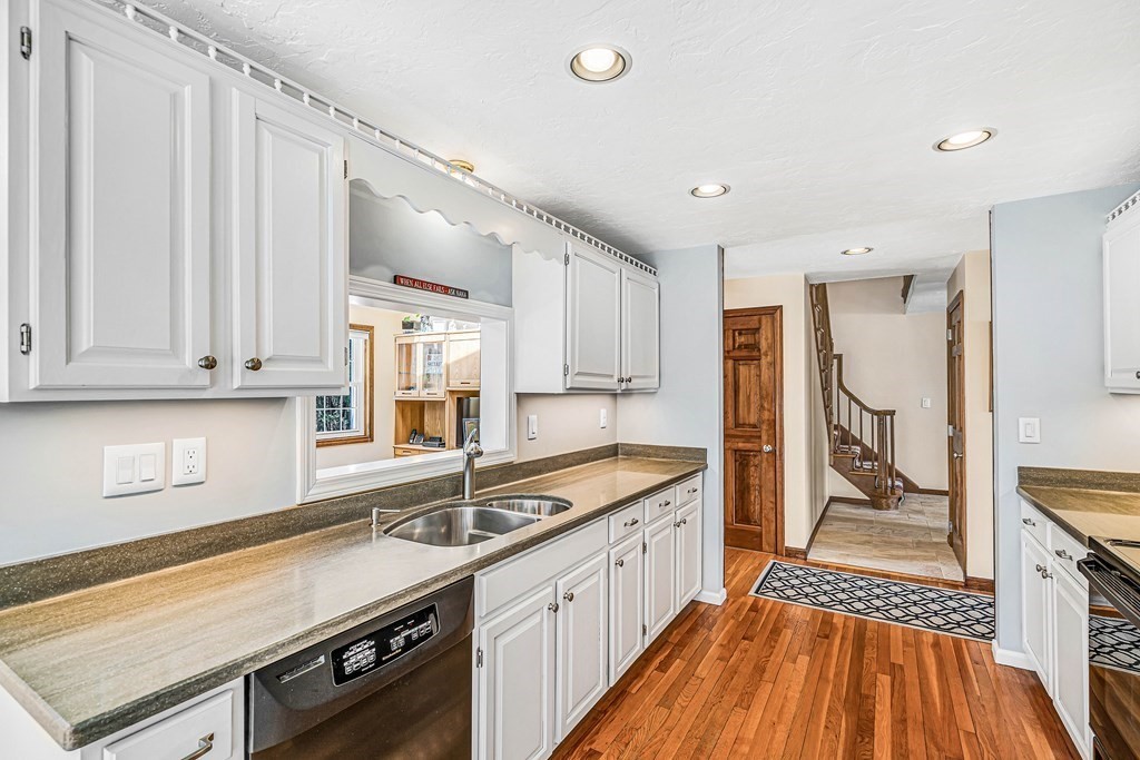 15 Joseph Road Northborough, MA 01532 - Photo 8 of 42 Gallery Image 8