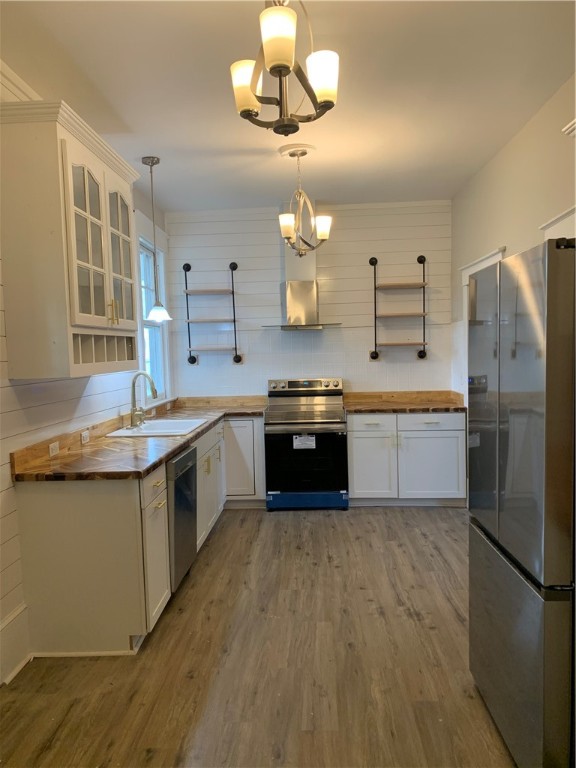 10 Carolina Avenue Honea Path, SC 29654 - Photo 8 of 27 Kitchen