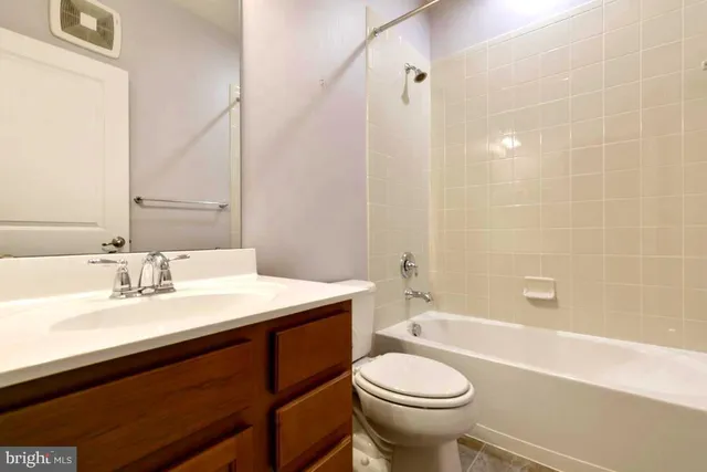 $2,825 | 21584 Zuknick Terrace, Ashburn, VA 20147