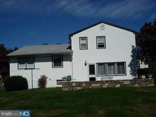 478 Pinewood Road Philadelphia, PA 19116 - Photo 2 of 4 Gallery Image 2