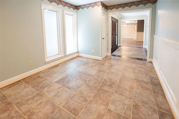 $2,800 | 7546 Maple Tree Drive, Houston, TX 77088