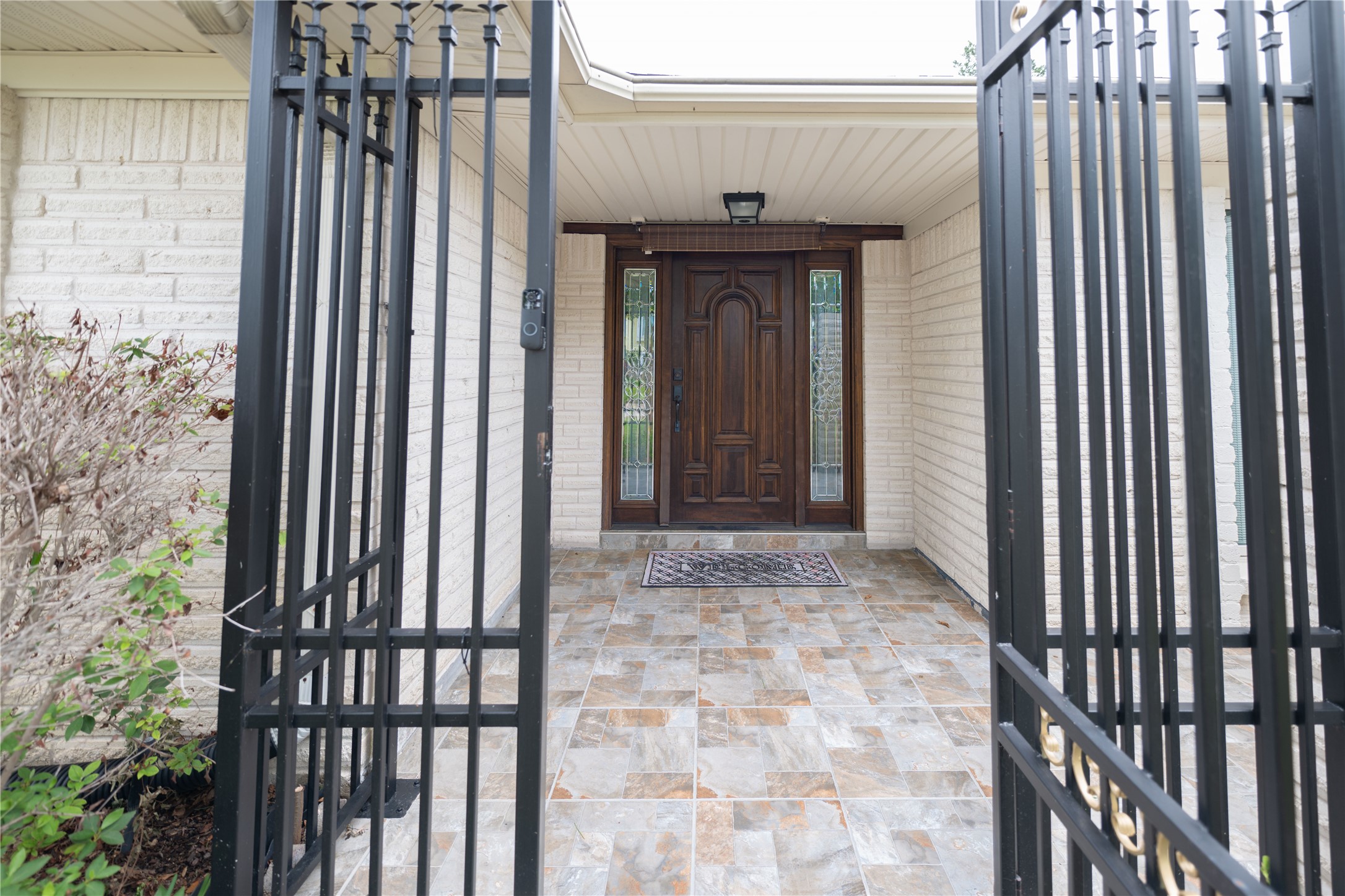 7546 Maple Tree Drive Houston, TX 77088 - Photo 4 of 50