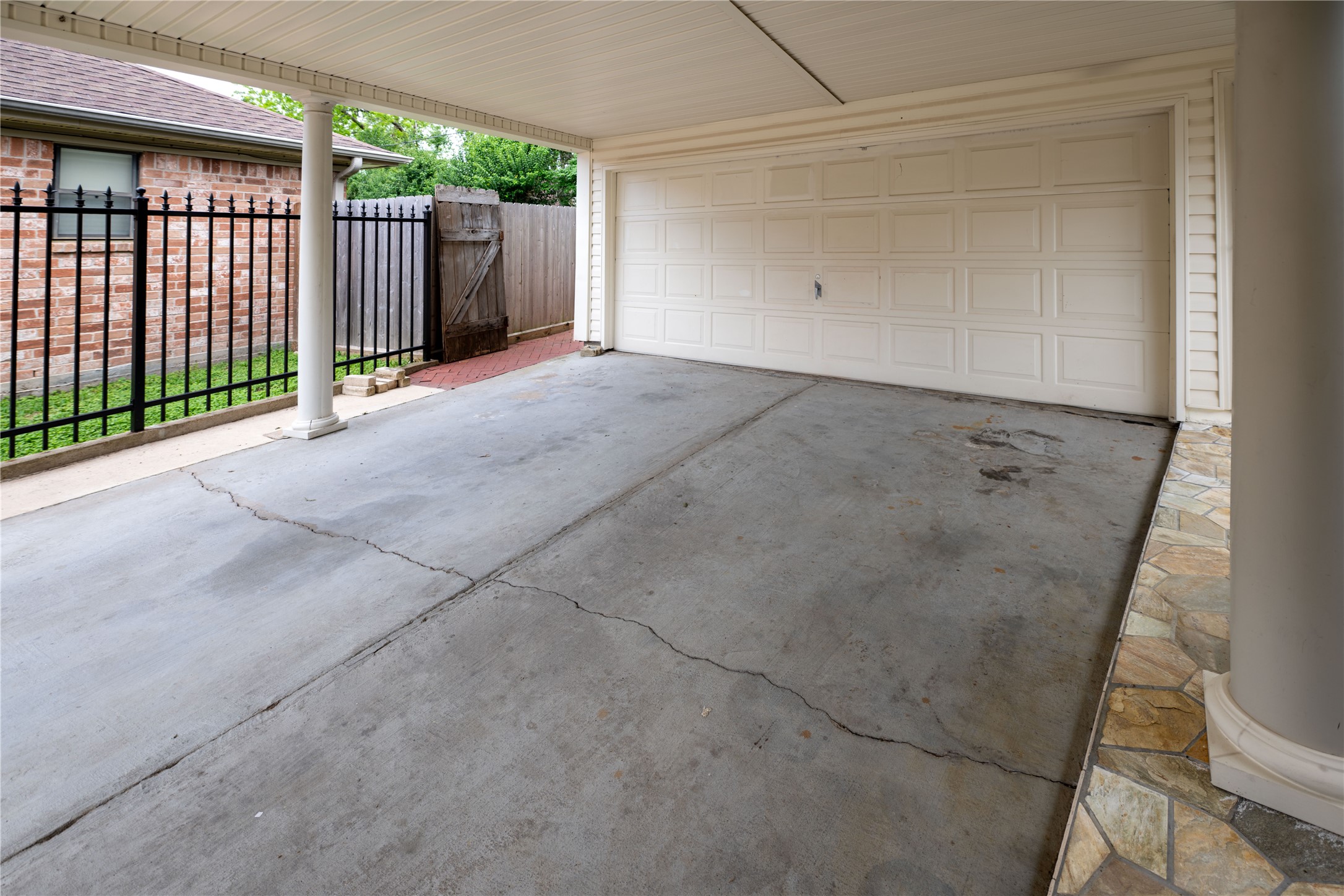 7546 Maple Tree Drive Houston, TX 77088 - Photo 42 of 50