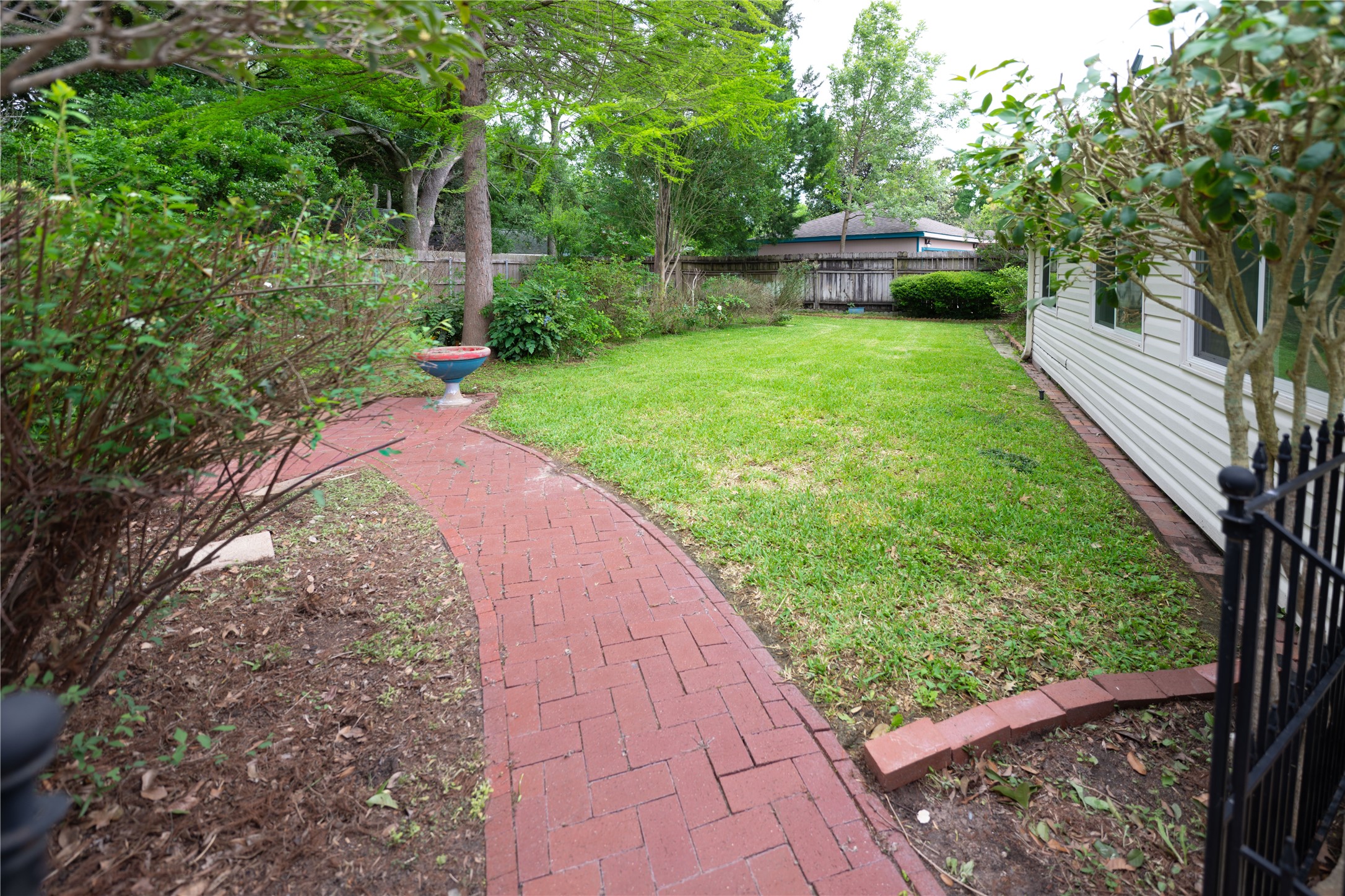 7546 Maple Tree Drive Houston, TX 77088 - Photo 46 of 50