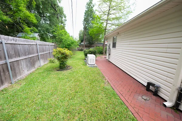 $2,800 | 7546 Maple Tree Drive, Houston, TX 77088