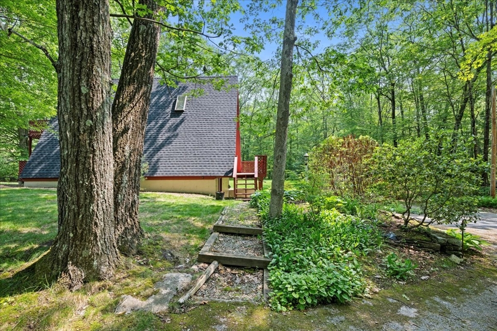 245 Sutton Road Webster, MA 01570 - Photo 26 of 38 Gallery Image 26