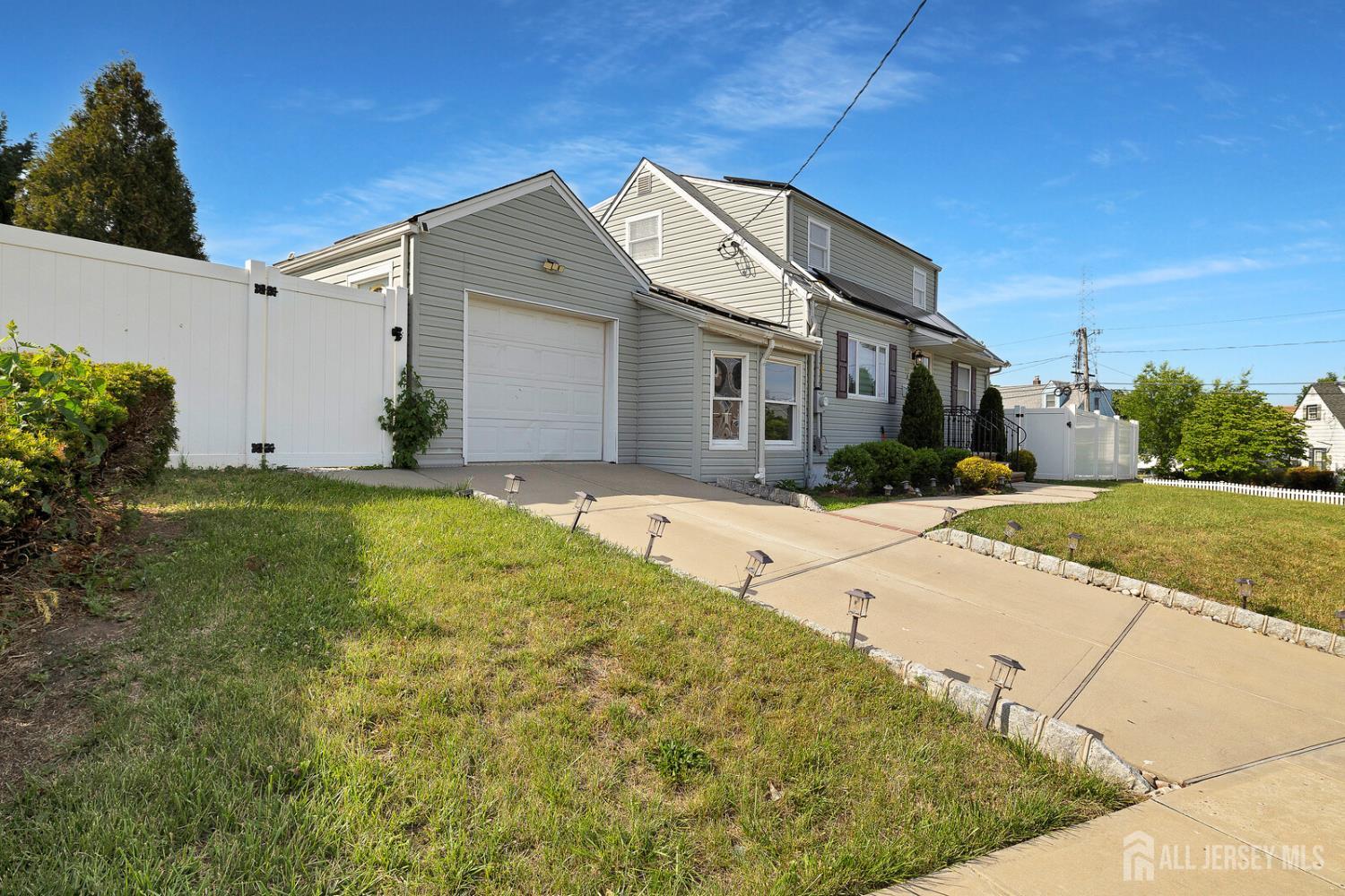 91 Crestview Road Fords, NJ 08863 - Photo 2 of 41