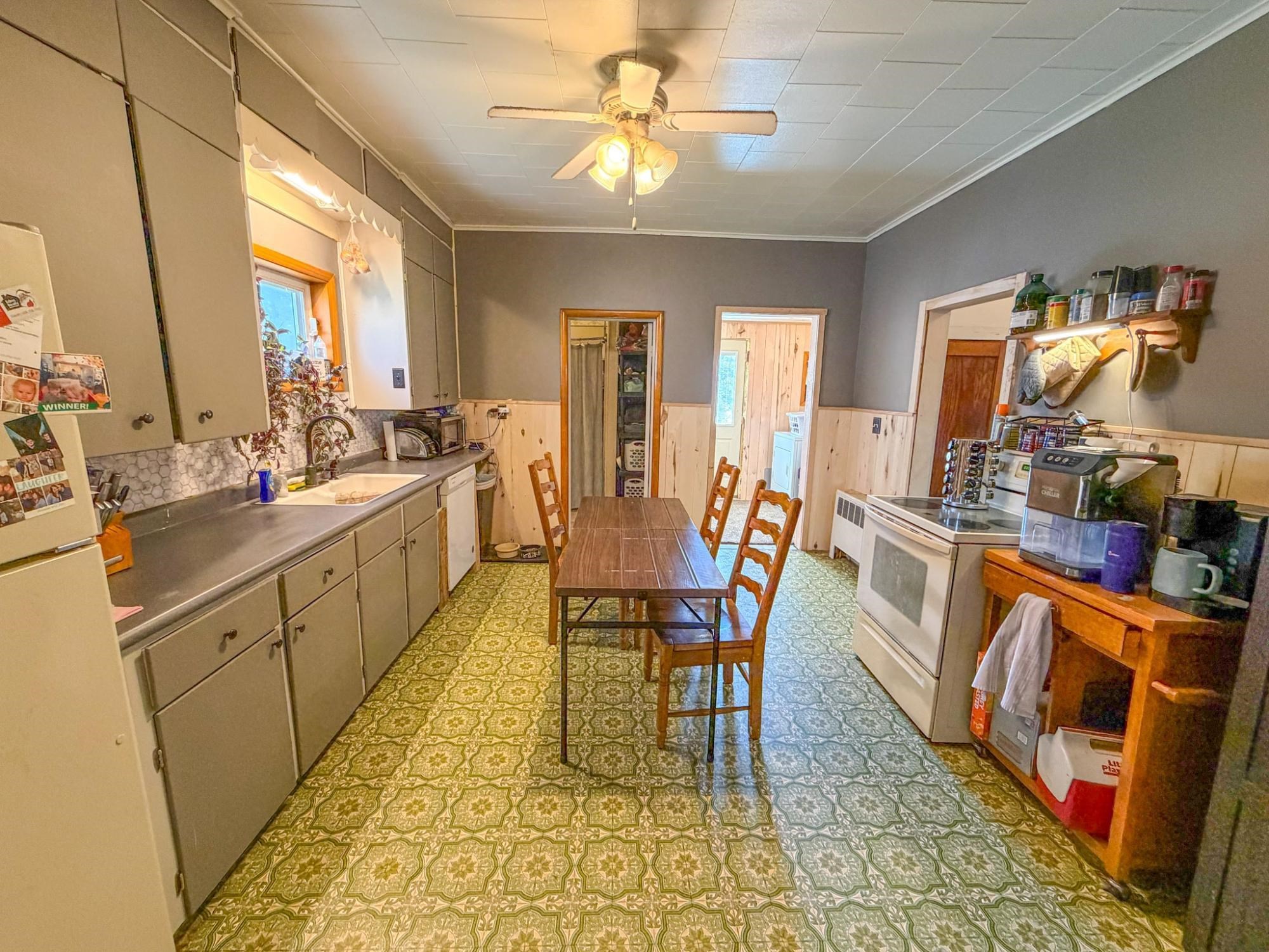 434 South West Street Mellen, WI 54546 - Photo 11 of 37