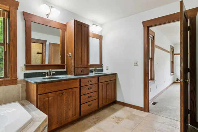 $1,100,000 | 14810 42nd Street South, Afton, MN 55001