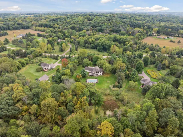 $1,100,000 | 14810 42nd Street South, Afton, MN 55001