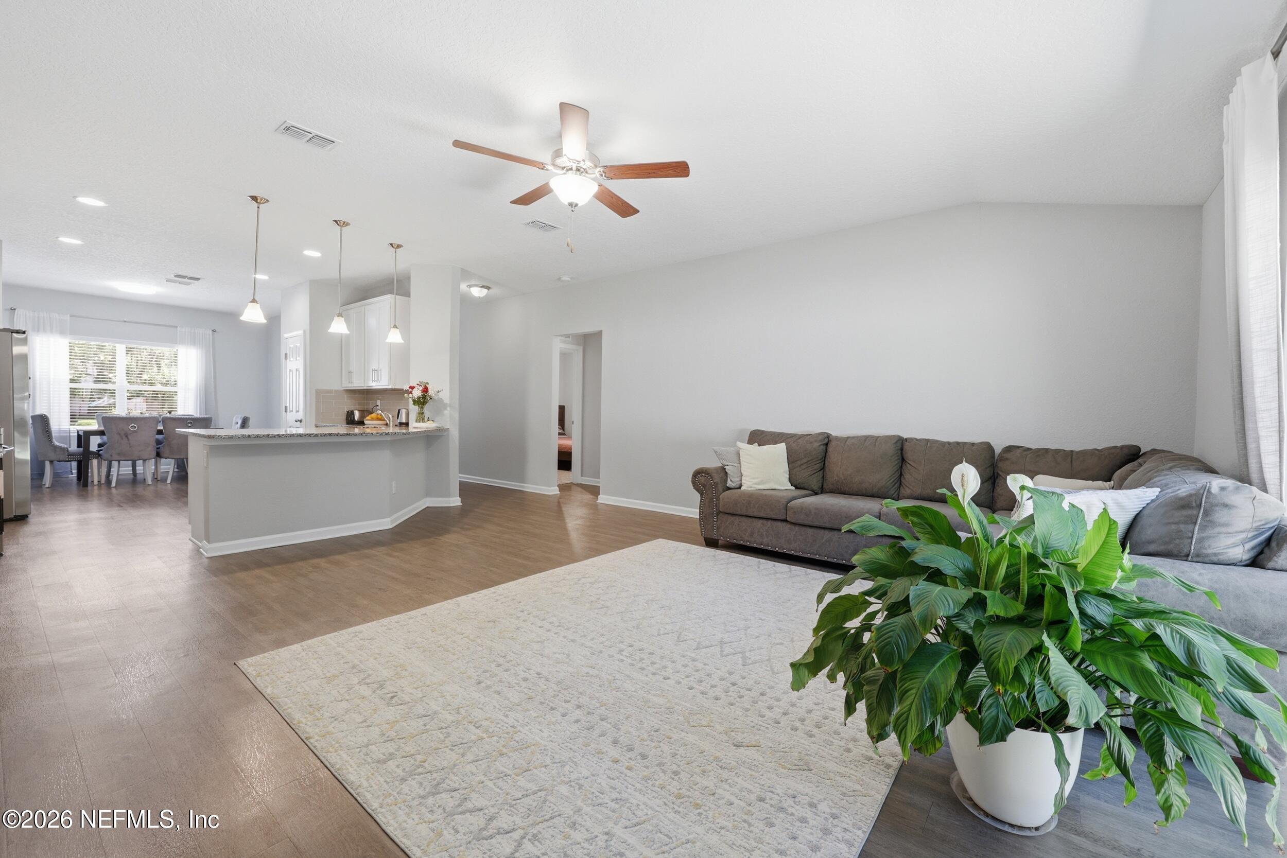 1654 E Road Jacksonville, FL 32216 - Photo 17 of 54 Living Room