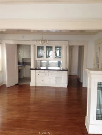 $1,950 | 311 West 4th Street, Long Beach, CA 90802