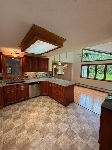 $570,000 | 291 Pochassic Road, Westfield, MA 01085