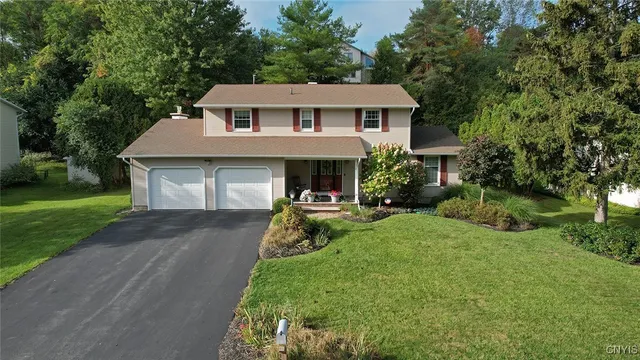 $499,900 | 516 Standish Drive, DeWitt, NY 13224