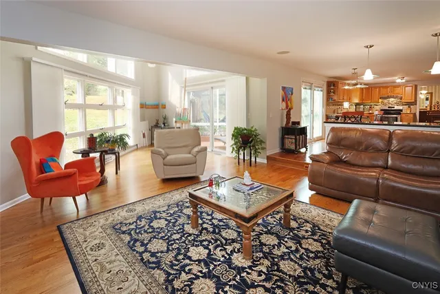 $499,900 | 516 Standish Drive, DeWitt, NY 13224