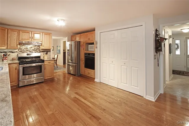 $499,900 | 516 Standish Drive, DeWitt, NY 13224