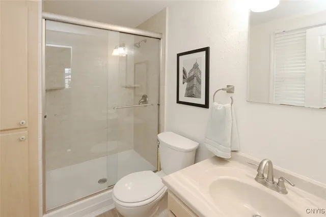 $499,900 | 516 Standish Drive, DeWitt, NY 13224