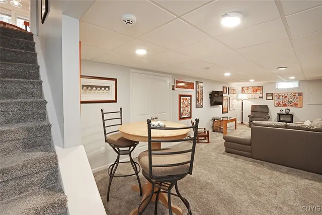 $499,900 | 516 Standish Drive, DeWitt, NY 13224