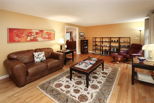 $499,900 | 516 Standish Drive, DeWitt, NY 13224