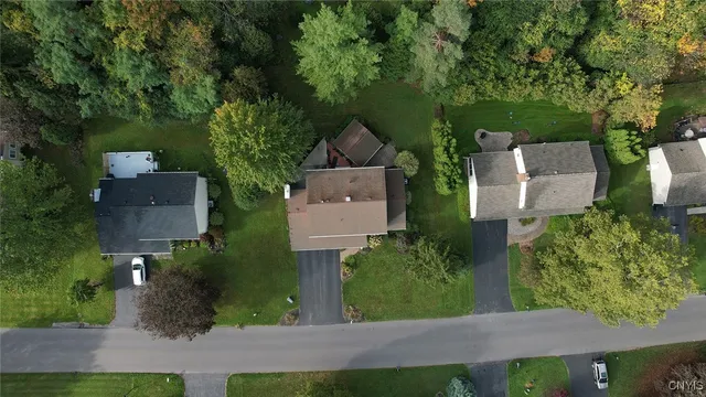 $499,900 | 516 Standish Drive, DeWitt, NY 13224