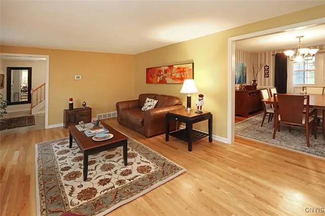 $499,900 | 516 Standish Drive, DeWitt, NY 13224