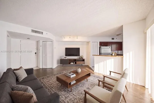 $2,150 | 771 North Pine Island Road, Unit 205, Plantation, FL 33324