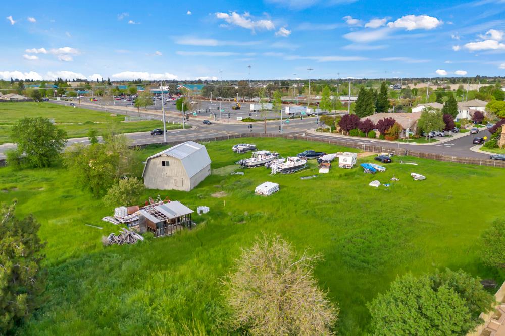8404 Jordan Ranch Road Elk Grove, CA 95624 - Photo 12 of 19 a view of a fan with a garden