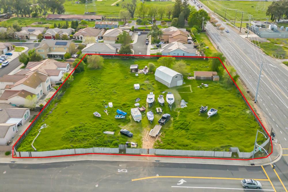 8404 Jordan Ranch Road Elk Grove, CA 95624 - Photo 3 of 19 a view of a yard with potted plants