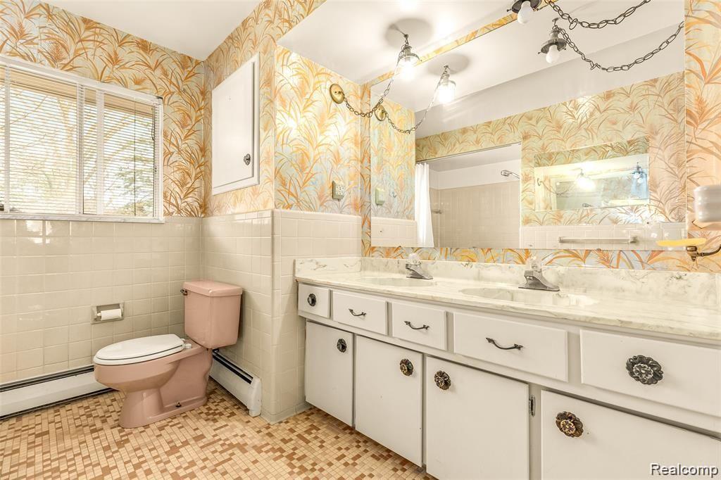 32920 Raphael Road Farmington, MI 48336 - Photo 19 of 50 Bathroom