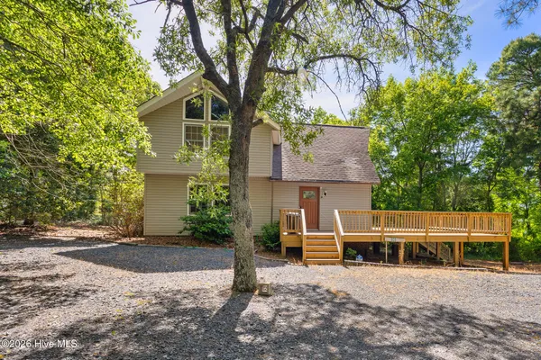 $375,000 | 103 Round Oak Court, Seven Lakes, NC 27376