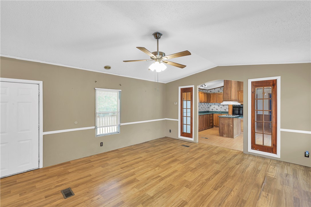 355 Honeysuckle Road Campobello, SC 29322 - Photo 10 of 29