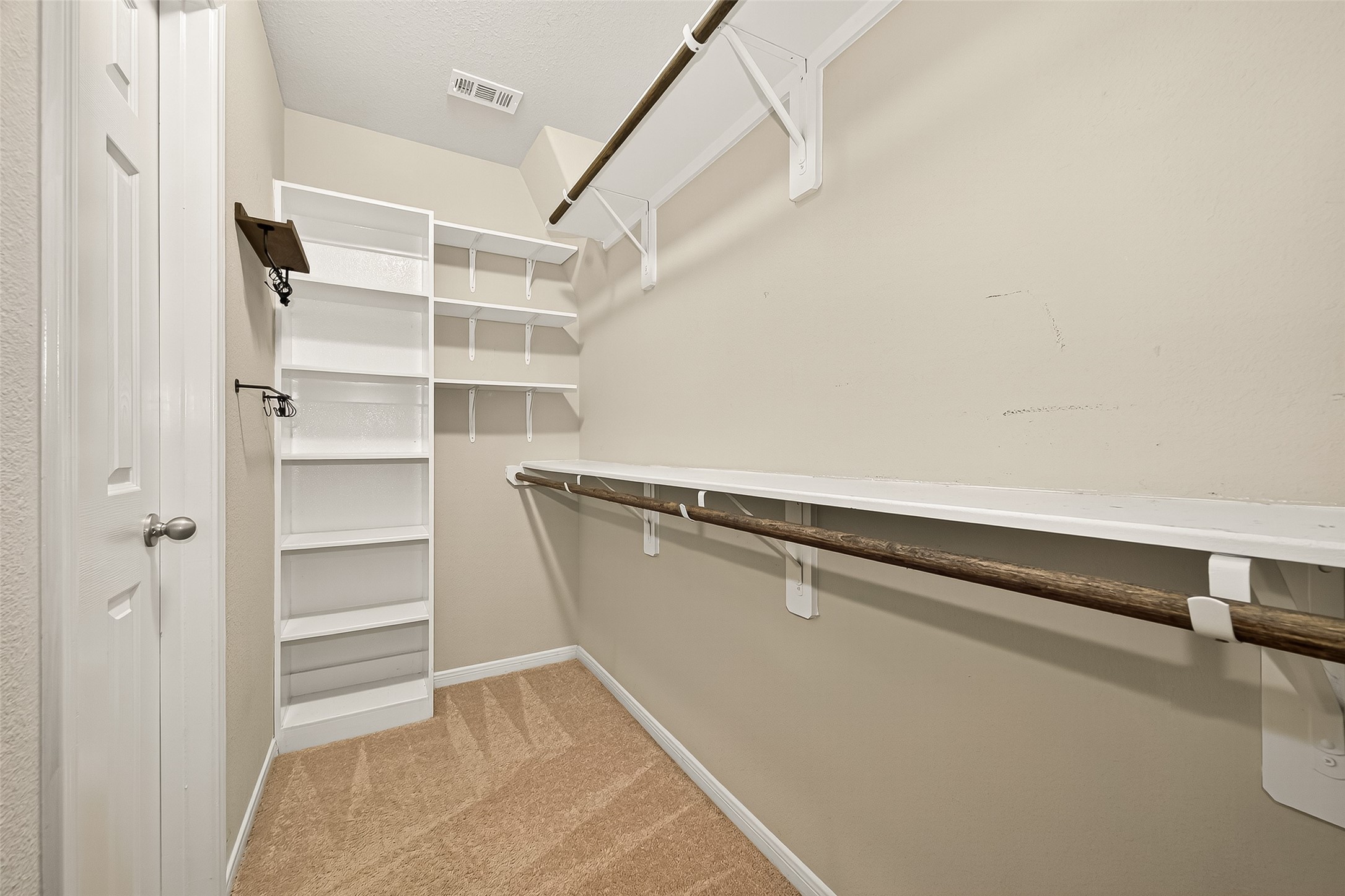 7219 Victorville Drive Rosharon, TX 77583 - Photo 28 of 34 a view of a room with shelf