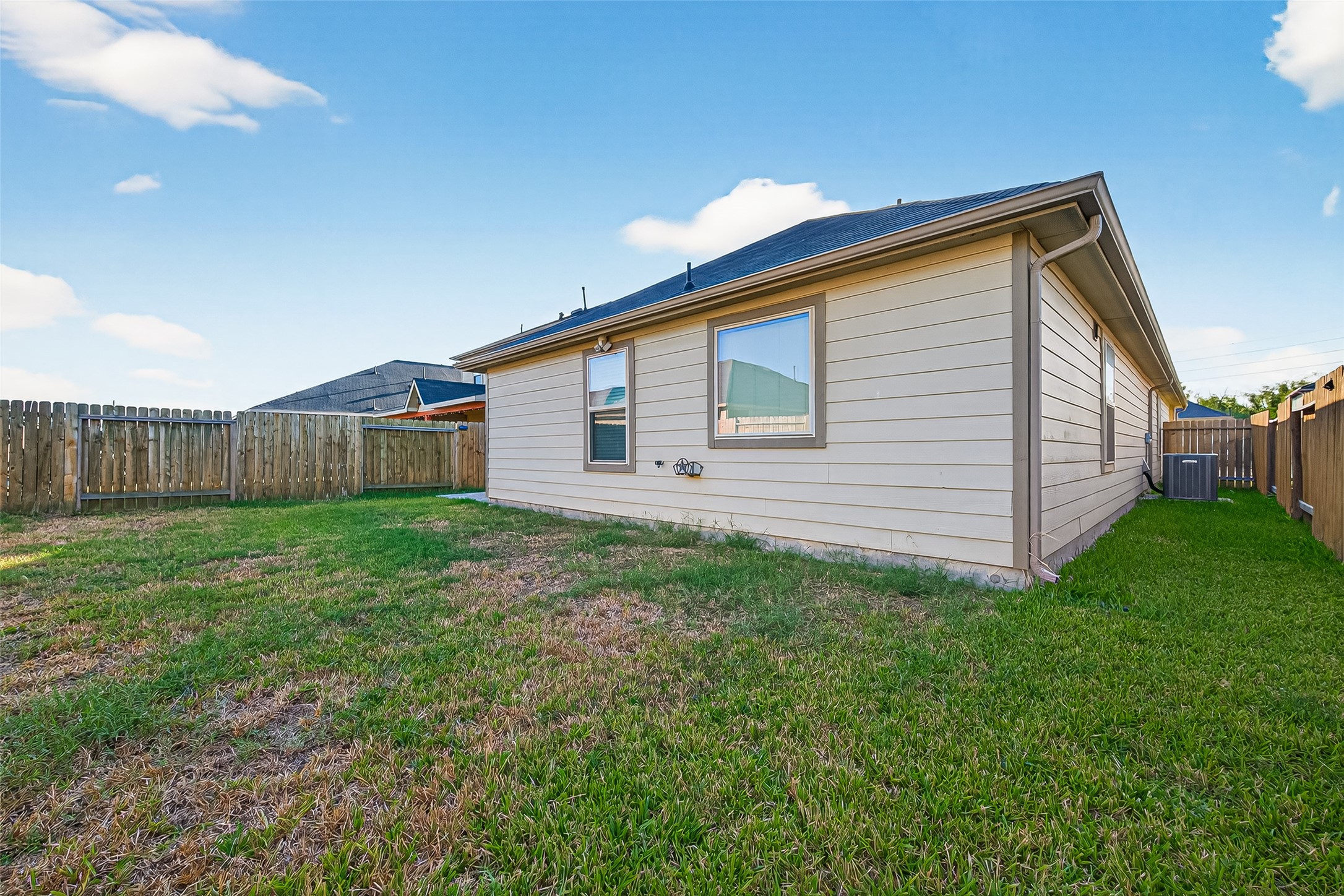 7219 Victorville Drive Rosharon, TX 77583 - Photo 34 of 34 a view of a house with backyard and garden