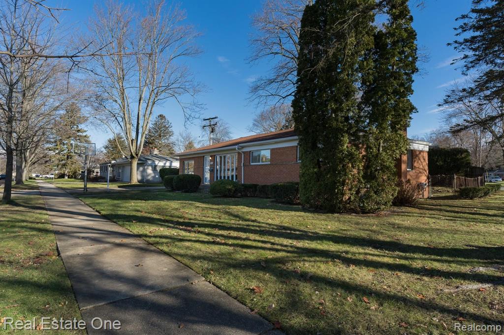 1216 Sycamore Drive Rochester, MI 48307 - Photo 31 of 31