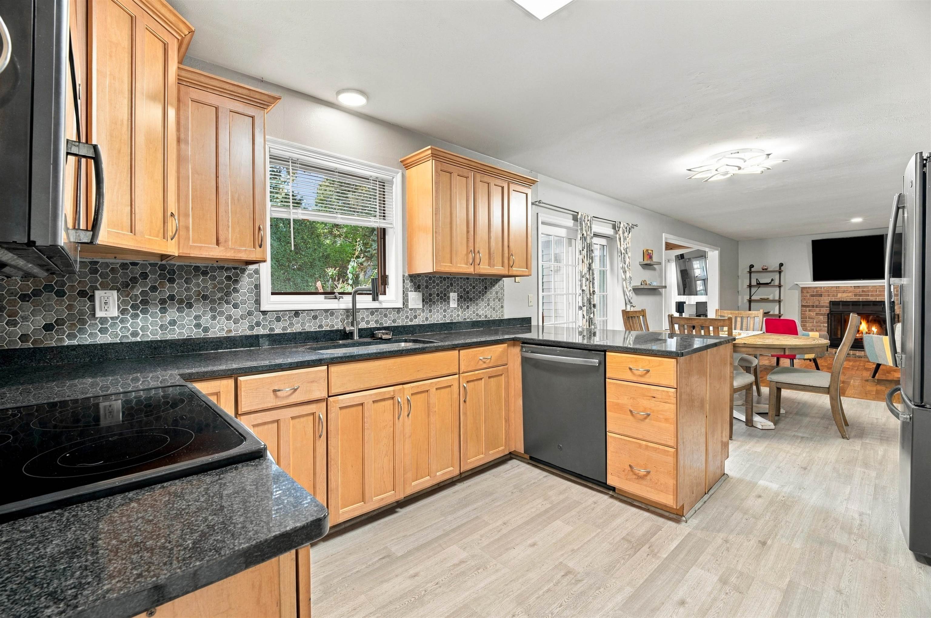 29 Pheasant Court Appleton, WI 54915 - Photo 6 of 32 Gallery Image 6